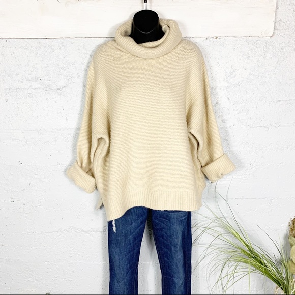 J.O.A Chunky Turtleneck Sweater in Ivory - Picture 4 of 8
